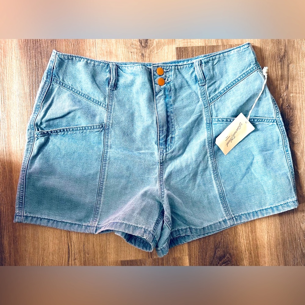 Universal Thread Shorts